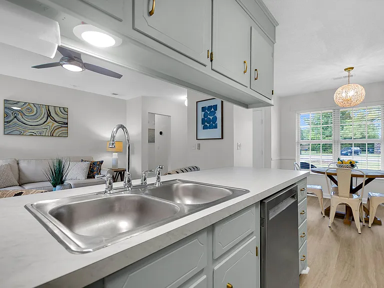 Dining area perfect for up to 4 people