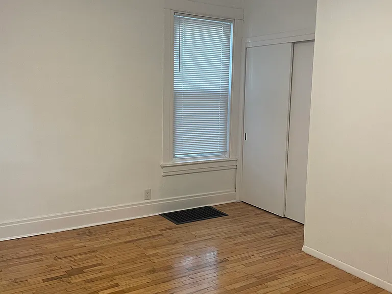 528 Winchester Ave — Photo 6