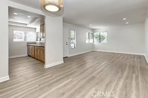 2 bed, 951 sqft, $3,000 — Photo 4