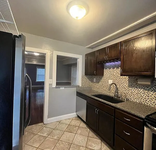 7425 Pennsylvania Ave — Photo 12