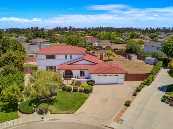 1111 Yorkshire Ct, Santa Maria, CA 93455