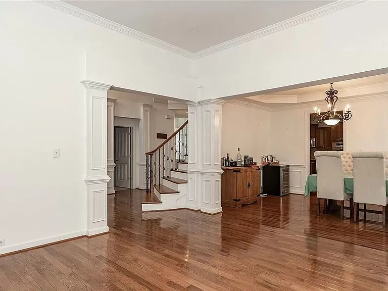 10400 Swerling Way — Photo 10