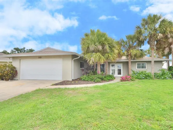 2321 Sandlewood Dr, Venice, FL 34293