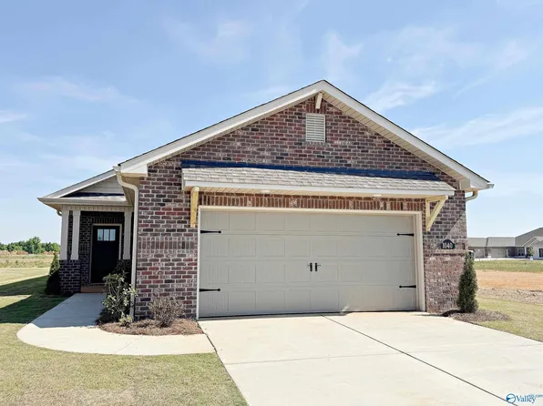1040 Maplehurst St, Decatur, AL 35603