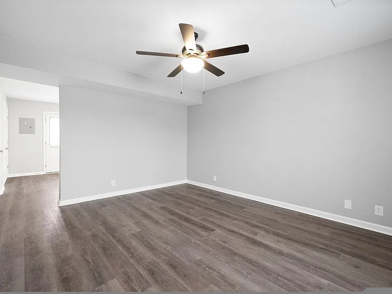 Peabody Dr - 358 — Photo 2