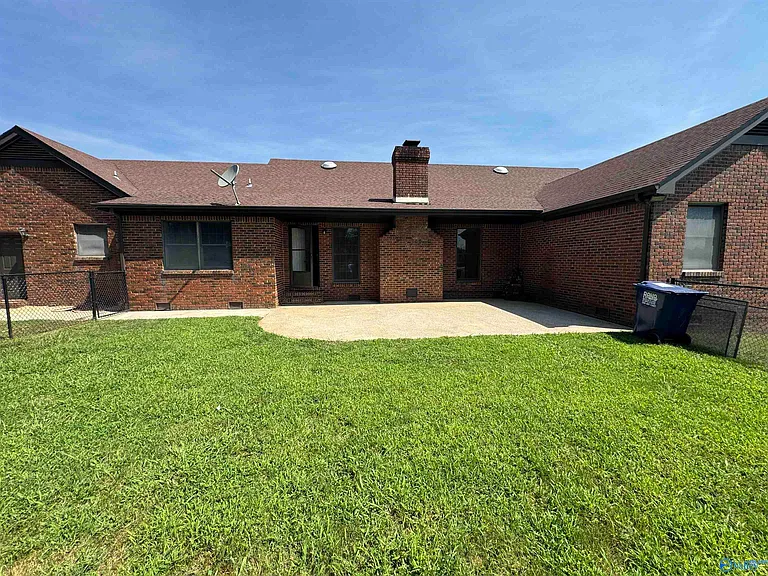 120 Roy Dr — Photo 35
