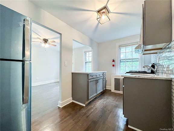 3rd image of 1 Haven Ct #N3b