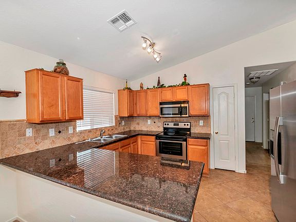 Granite with tile back splash
