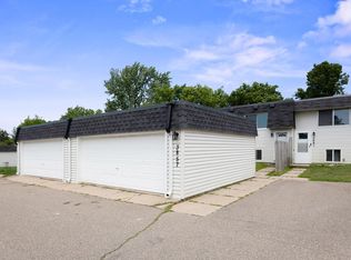 3857 Conroy Trl, Inver Grove Heights, MN 55076