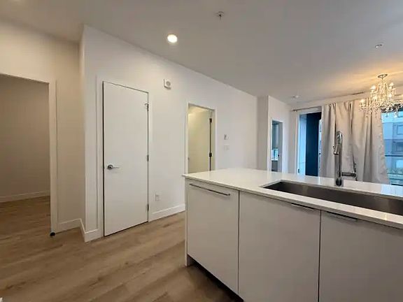 3rd image of 1892 Starling Dr #220