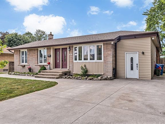 2nd image of 3417 Woodlawn Ave