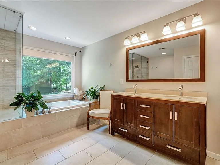 295 Oakmere Dr — Photo 22