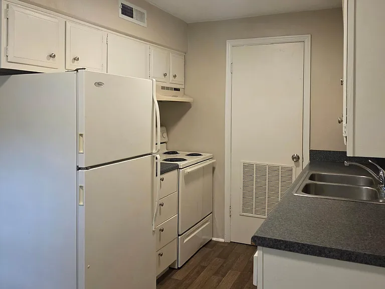 1571 Blanton Ave SE #3 — Photo 7