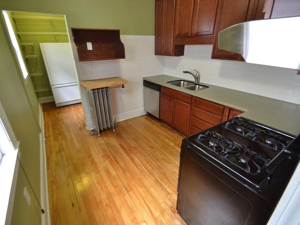 1st image of 2540 Garfield Ave