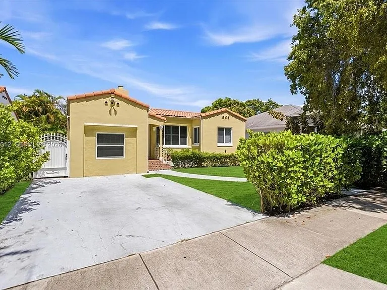 155 SW 28th Rd — Photo 31