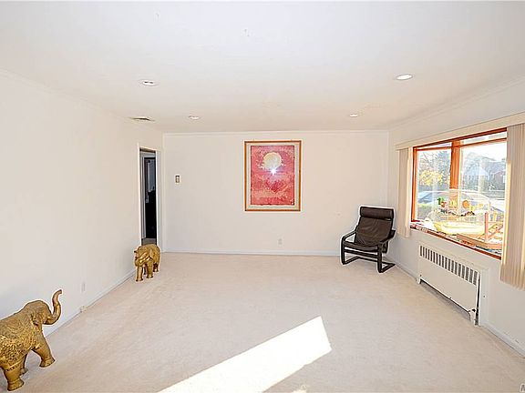 4th image of 63 East St