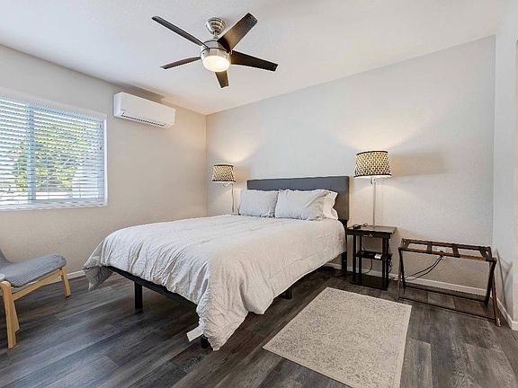 3rd image of 4921 Long Branch Ave #4921
