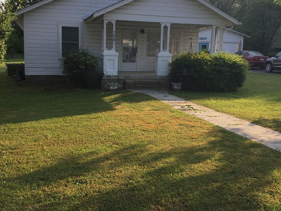 1st image of 109 Valley View Dr #5