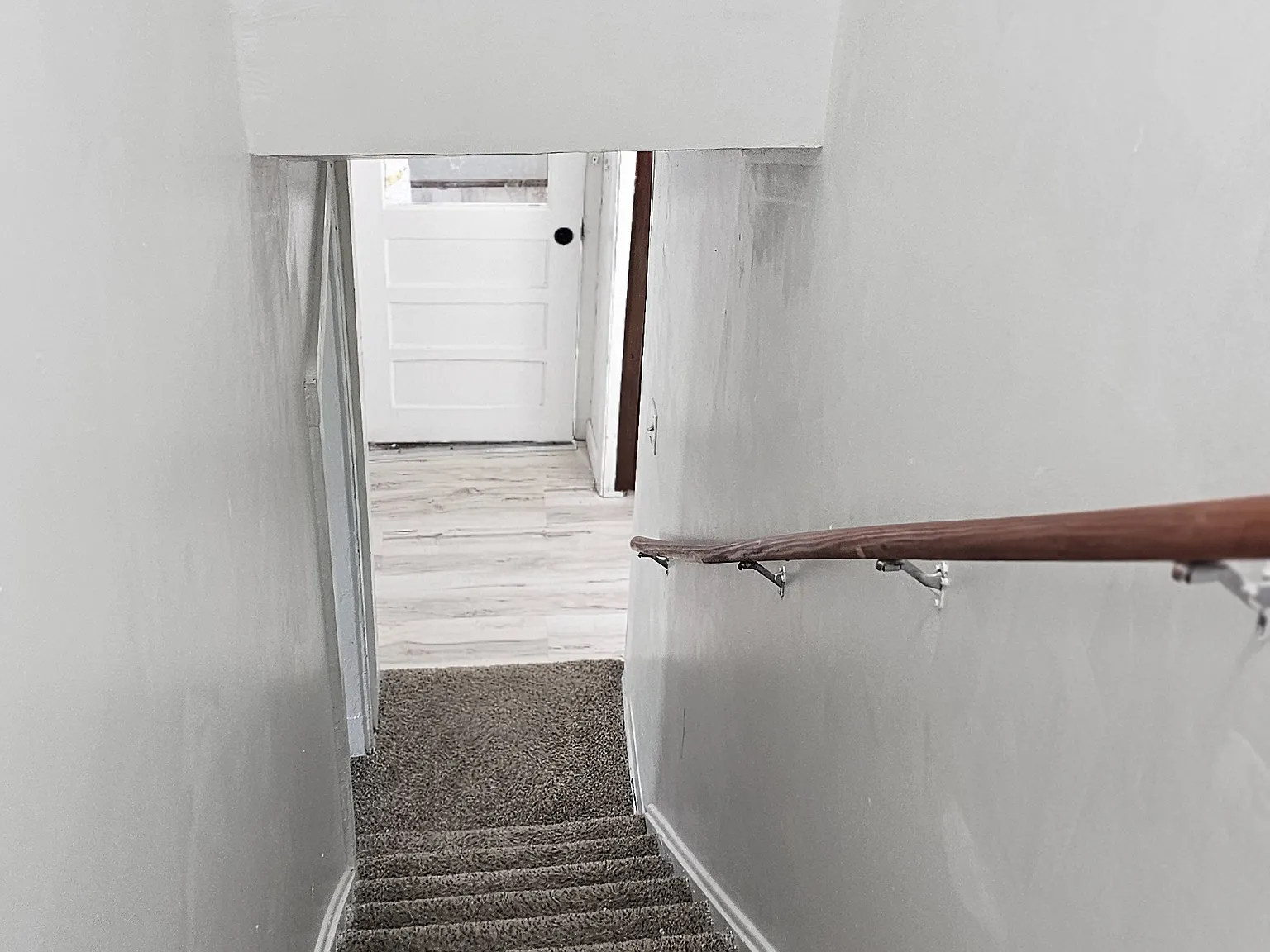 817 S Poplar St — Photo 3