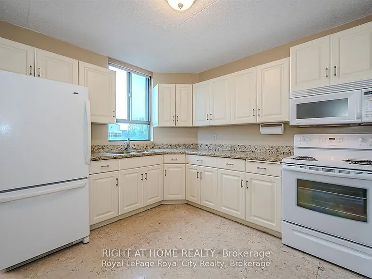 22 Marilyn Dr #608 — Photo 3