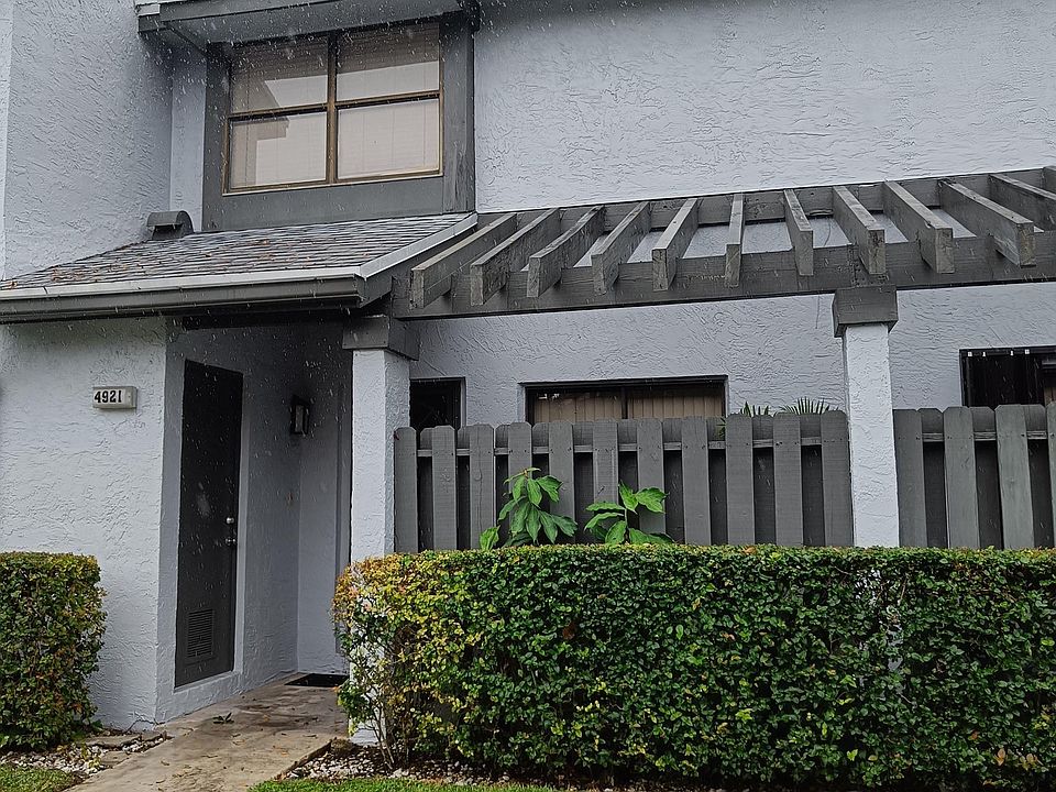 1st image of 4921 NW 82nd Ave