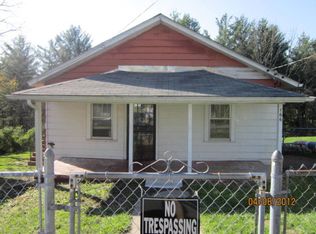 166 Sunrise Ave, Crab Orchard, WV 25827