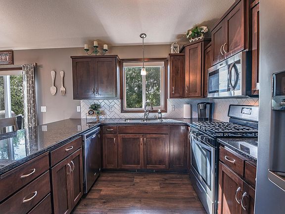 5th image of 1024 Nicole Ave