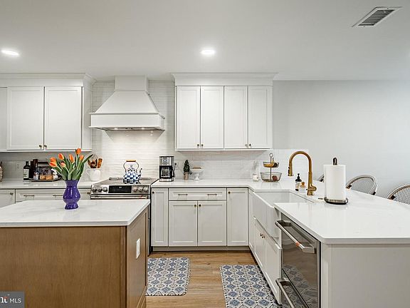 5th image of 405 Rustmont Dr #405