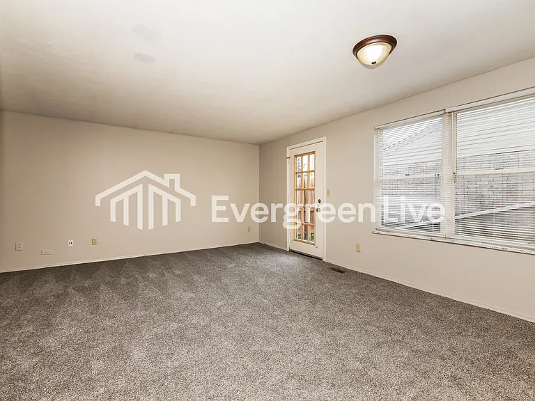 8787 Mardi Gras Dr — Photo 3