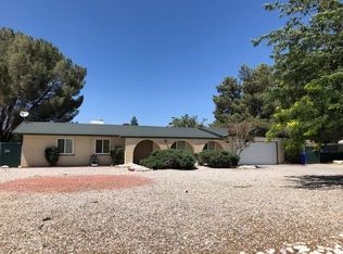 14186 Cuyamaca Rd, Apple Valley, CA 92307