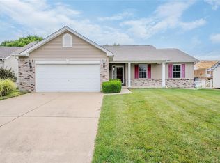 1119 Homefield Commons Dr, O'Fallon, MO 63366