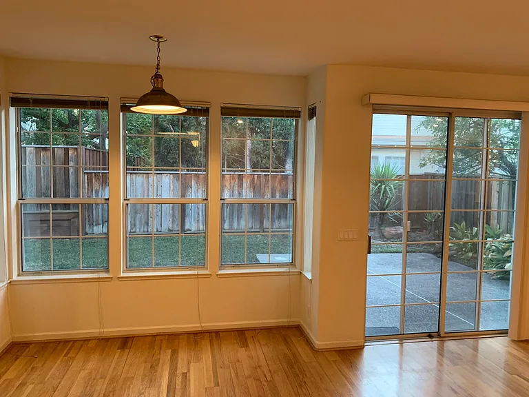 18316 Chelmsford Dr — Photo 14