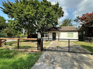3718 Moore St, Houston, TX 77009