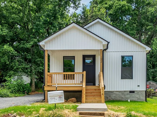 1002 College St W, Fayetteville, TN 37334