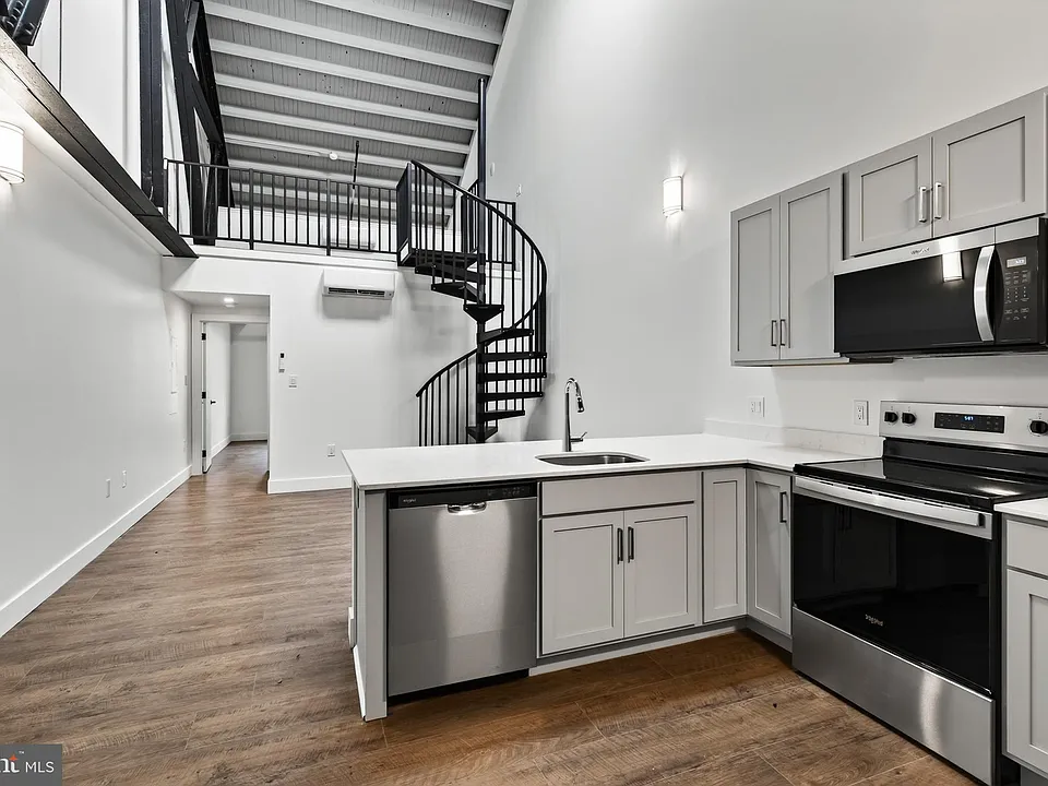 123 S Main St #16