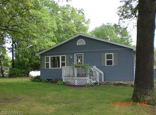 8807 Snows Lake Rd, Greenville, MI 48838