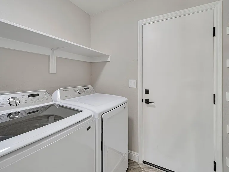 2203 W Palomino Dr — Photo 14
