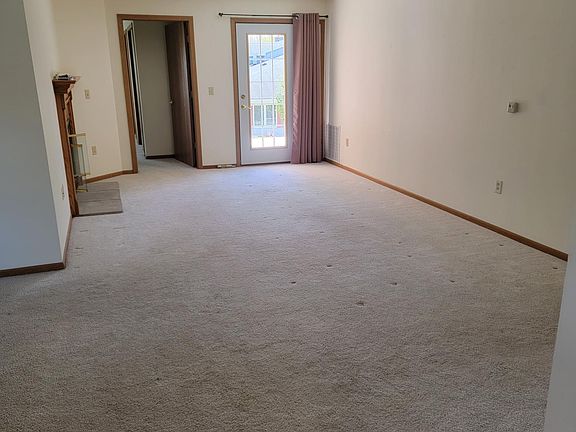 3rd image of 14 Pluim Dr APT 38