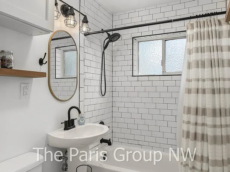 2303 NE 7th St — Photo 15