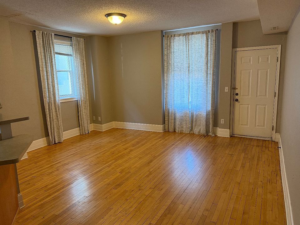 2nd image of 9 1st St NW #3