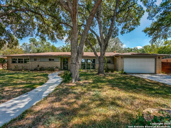 208 CAROLWOOD DR, Castle Hills, TX 78213