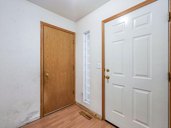 5th image of 152 Crabapple Dr