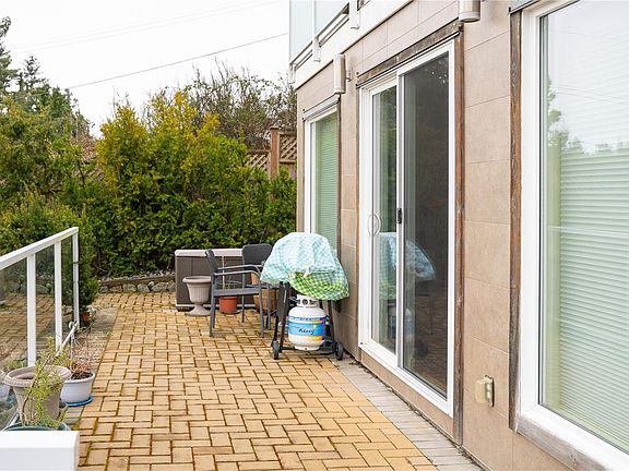 5th image of 6496 Lanark Rd