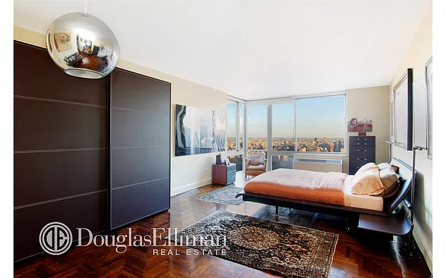Rented by Douglas Elliman | media 10