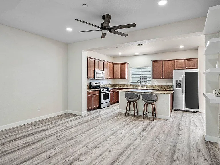 48 NW Hawthorne Pl — Photo 15