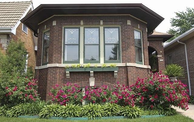 Oversized Classic Bungalow