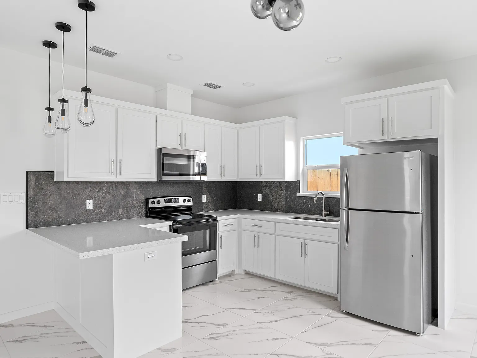 2 bed, 1050 sqft, $1,200 — Photo 3