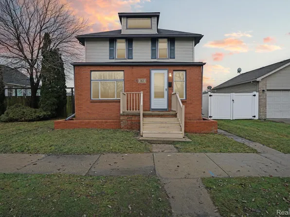 82 Le Roy St, River Rouge, MI 48218