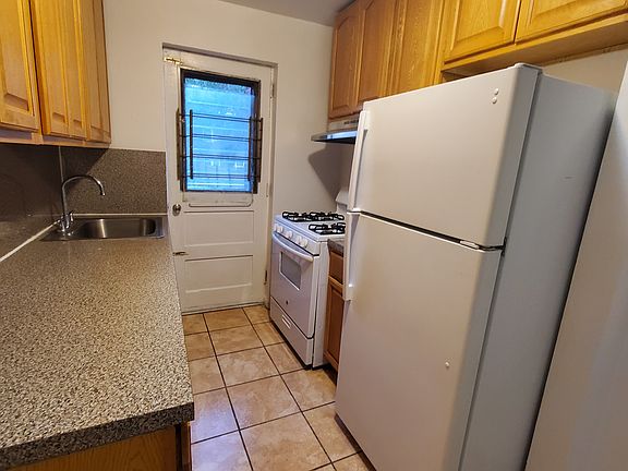 5th image of 142-20 84th Dr #2B