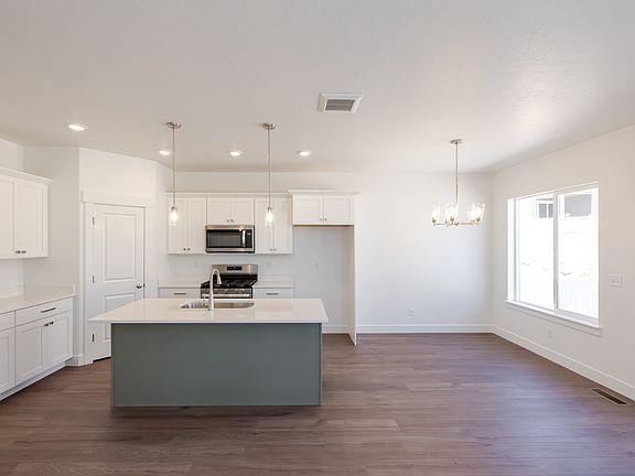 4th image of 1522 W Banner Dr #818